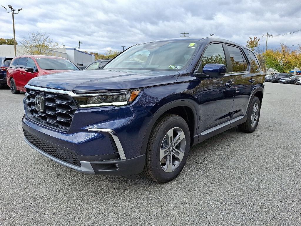 new 2025 Honda Pilot car, priced at $45,872