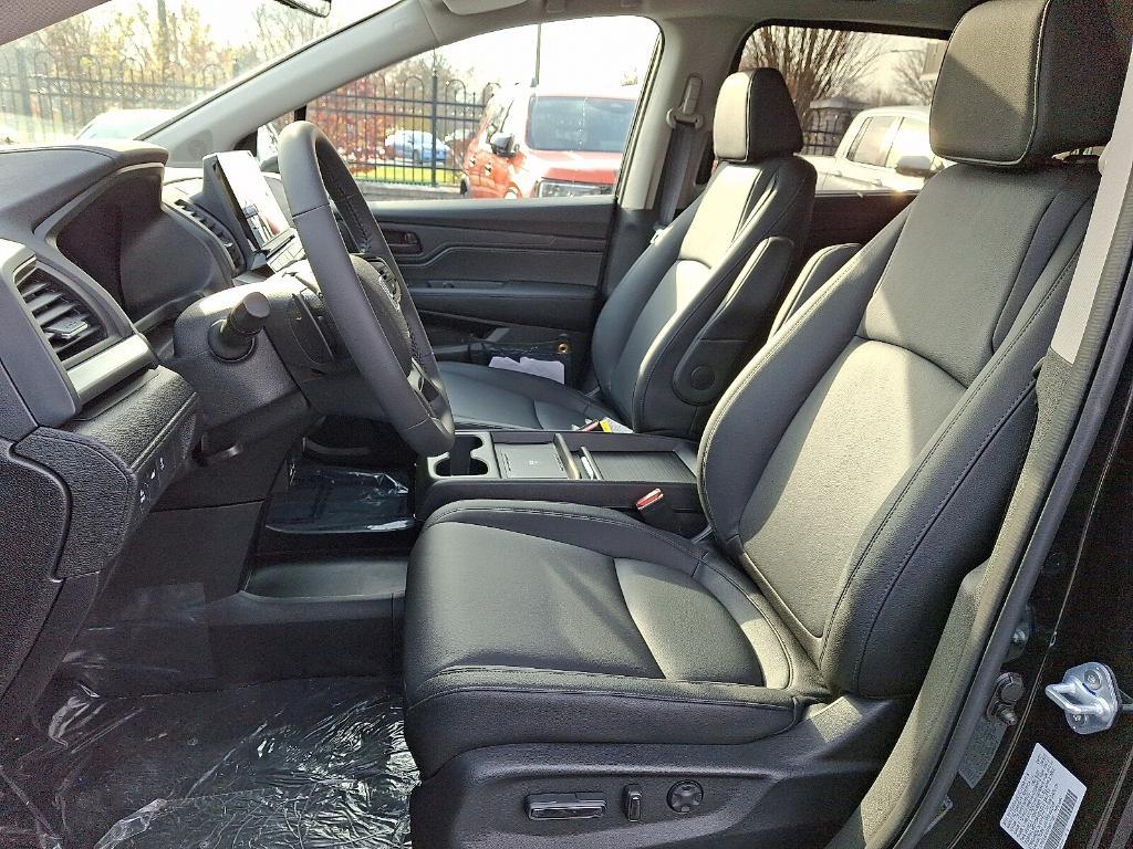 new 2026 Honda Odyssey car, priced at $44,186