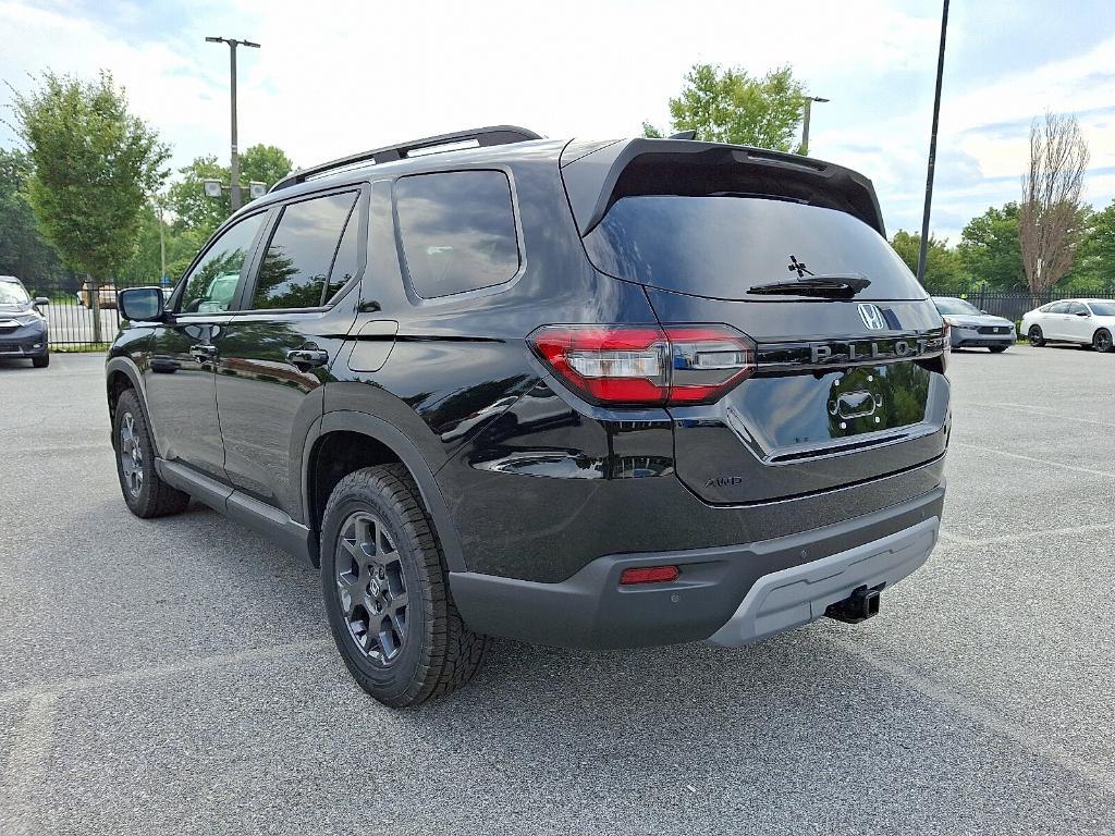 new 2025 Honda Pilot car, priced at $48,844