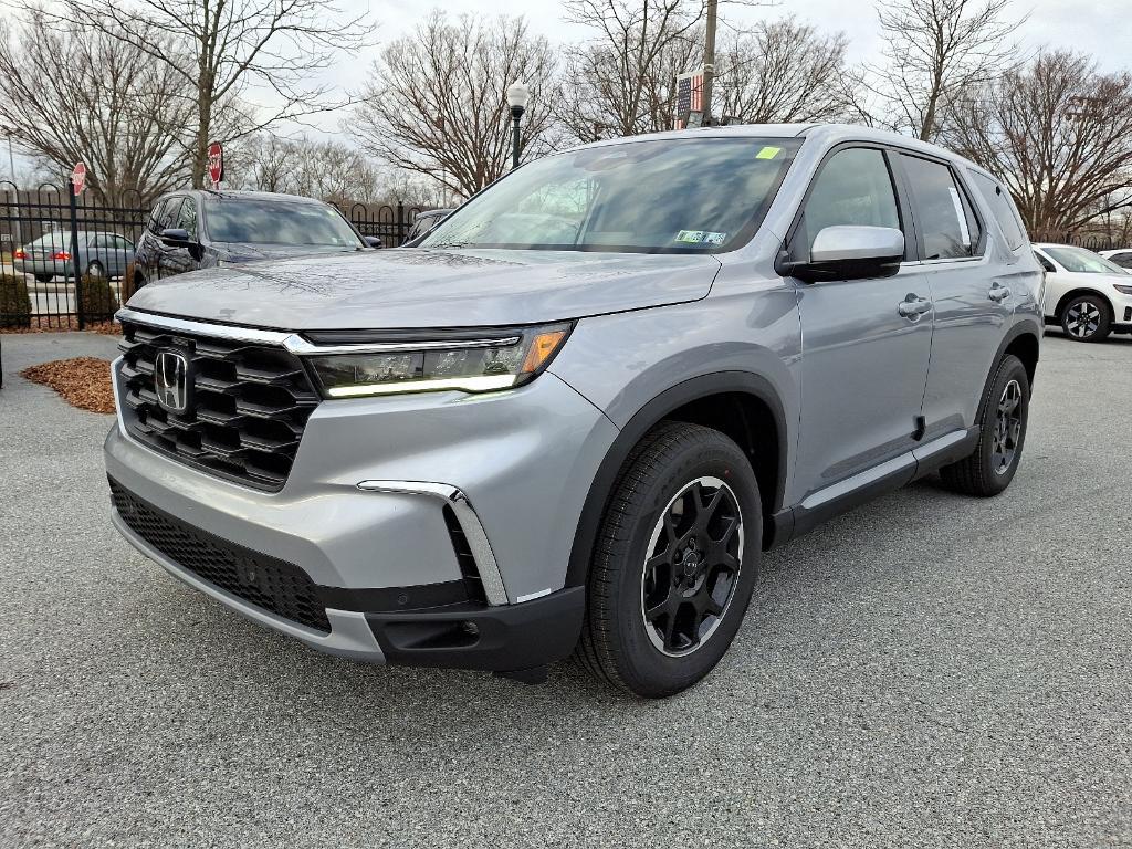 new 2025 Honda Pilot car, priced at $48,895