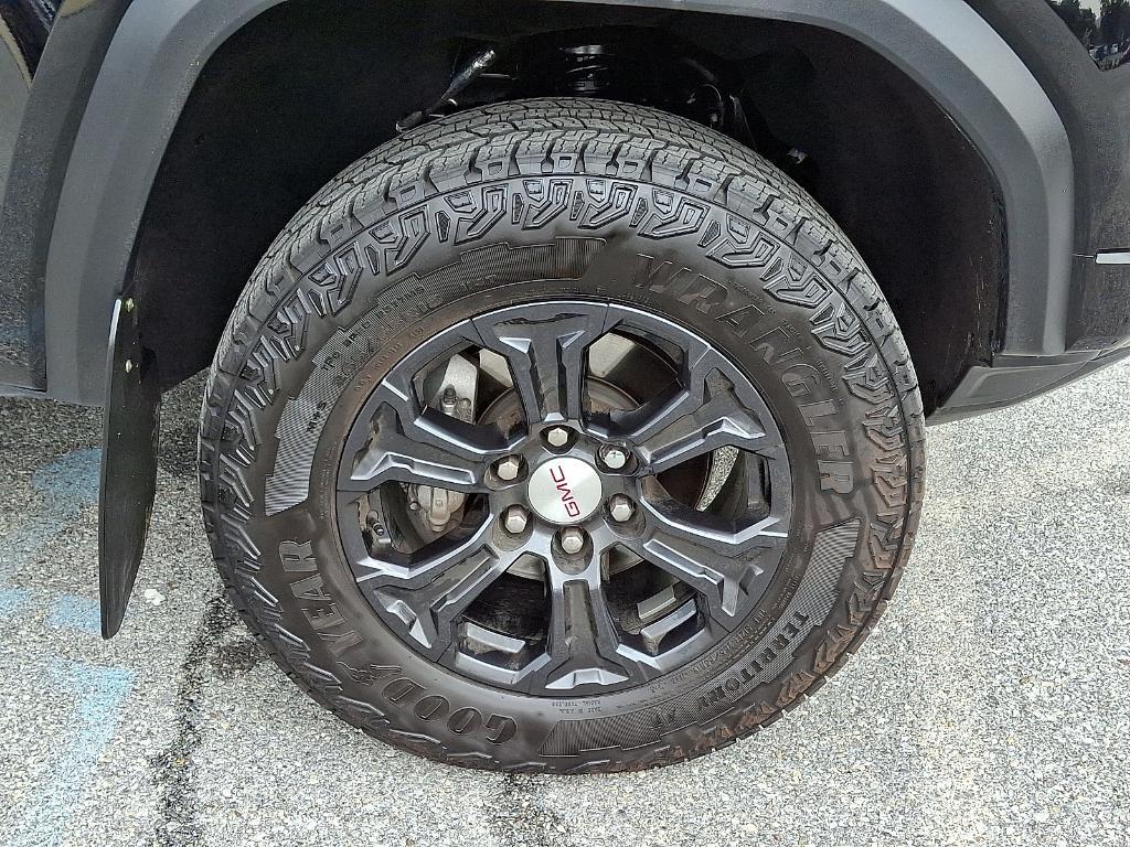 used 2024 GMC Canyon car, priced at $41,995