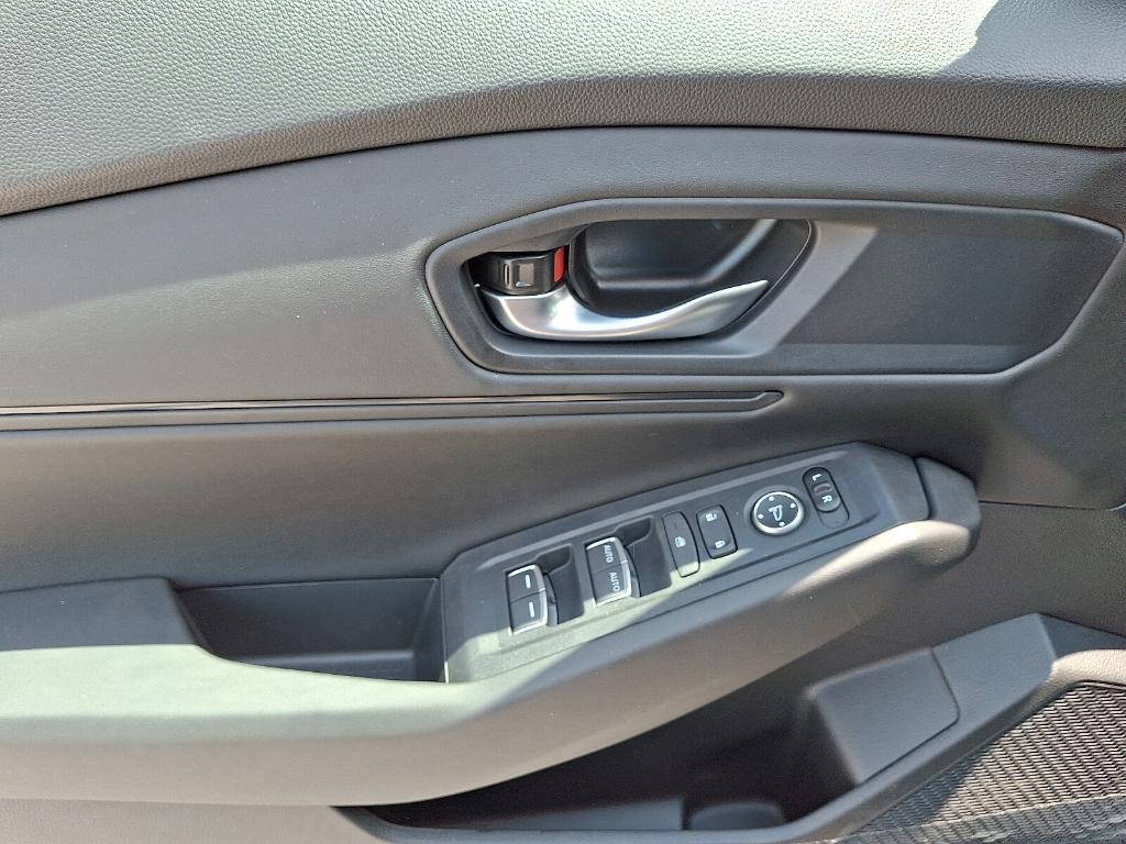 new 2025 Honda Accord car, priced at $31,762