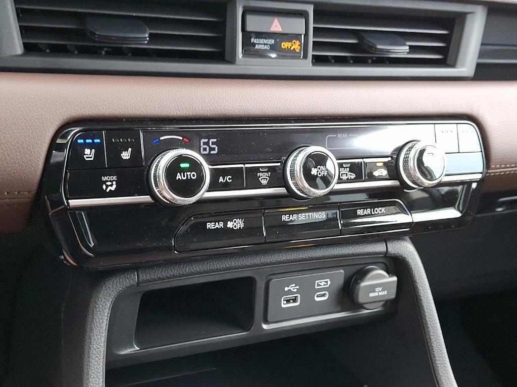 new 2025 Honda Pilot car, priced at $51,661