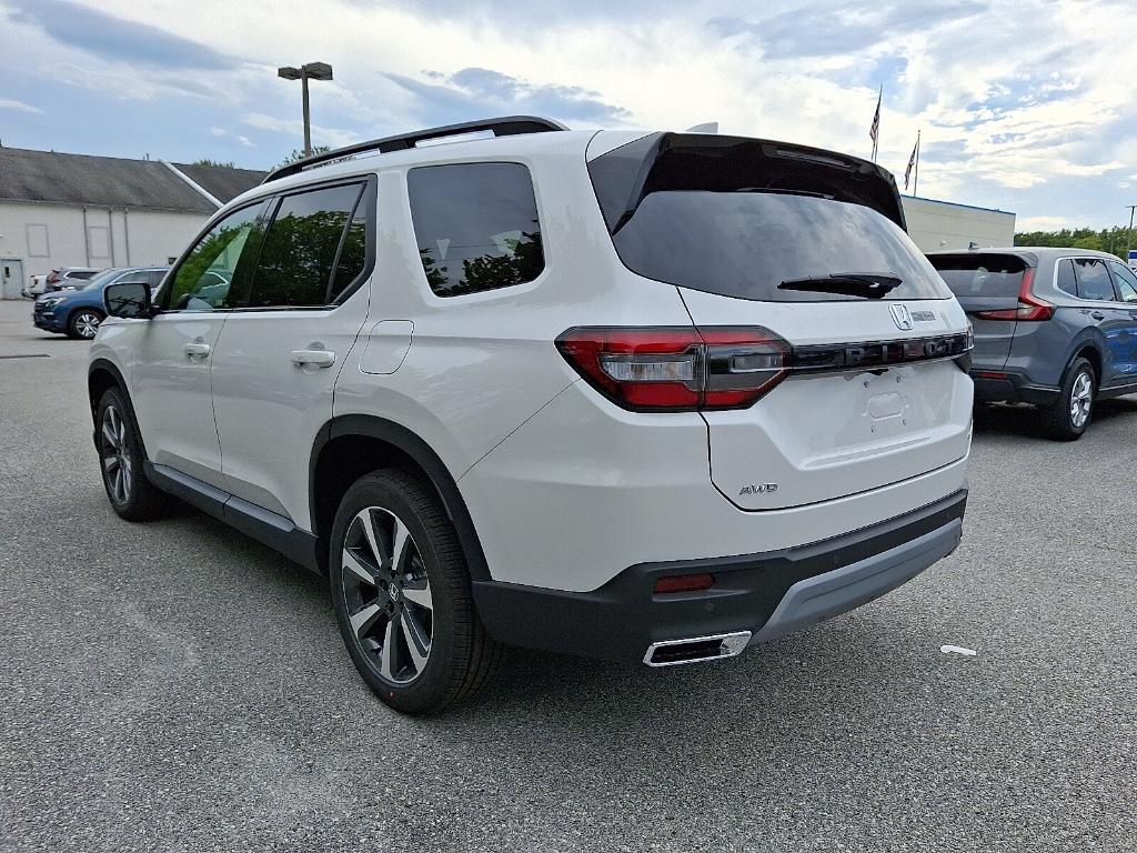 new 2025 Honda Pilot car, priced at $51,661
