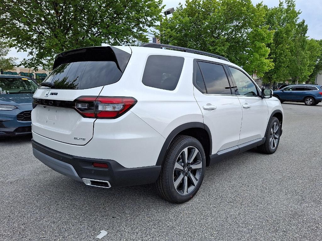 new 2025 Honda Pilot car, priced at $51,661
