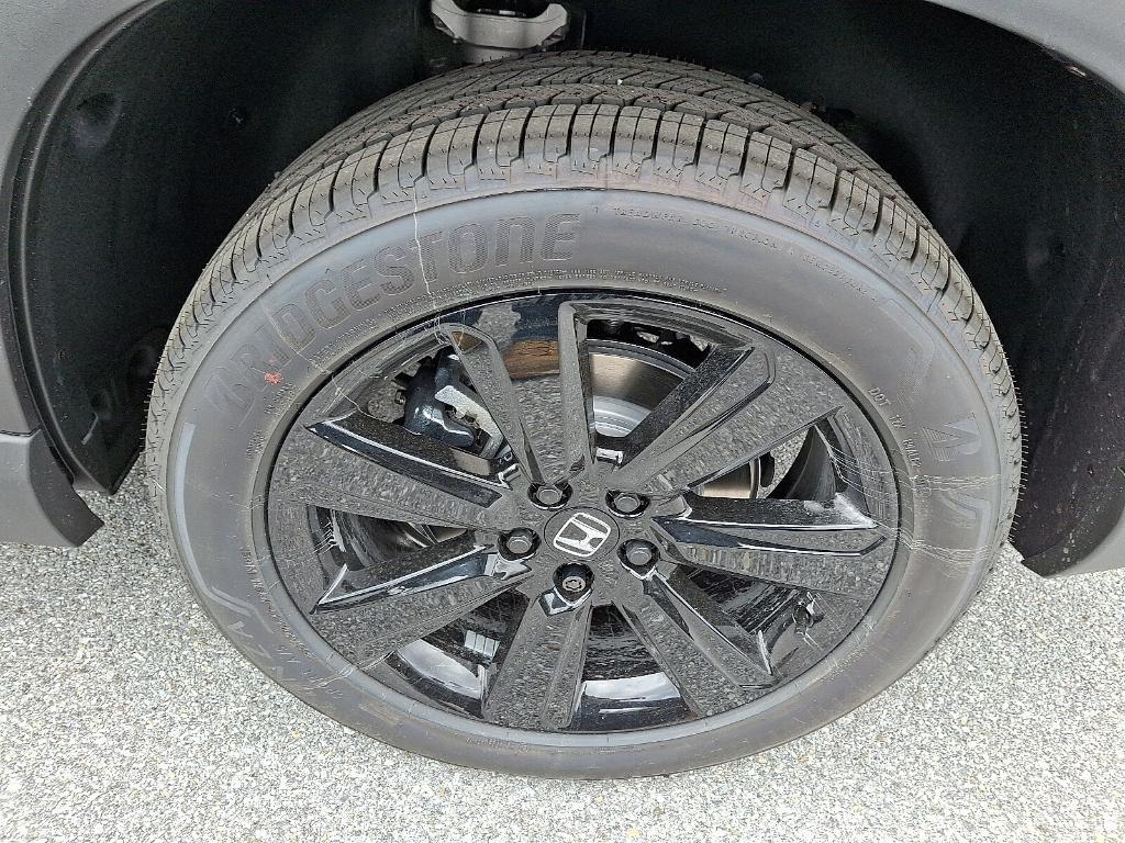 new 2025 Honda Pilot car, priced at $53,083