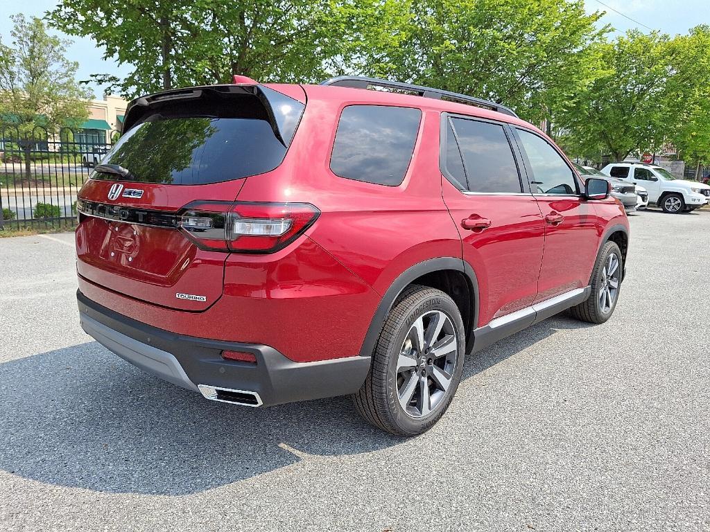 new 2025 Honda Pilot car, priced at $48,715