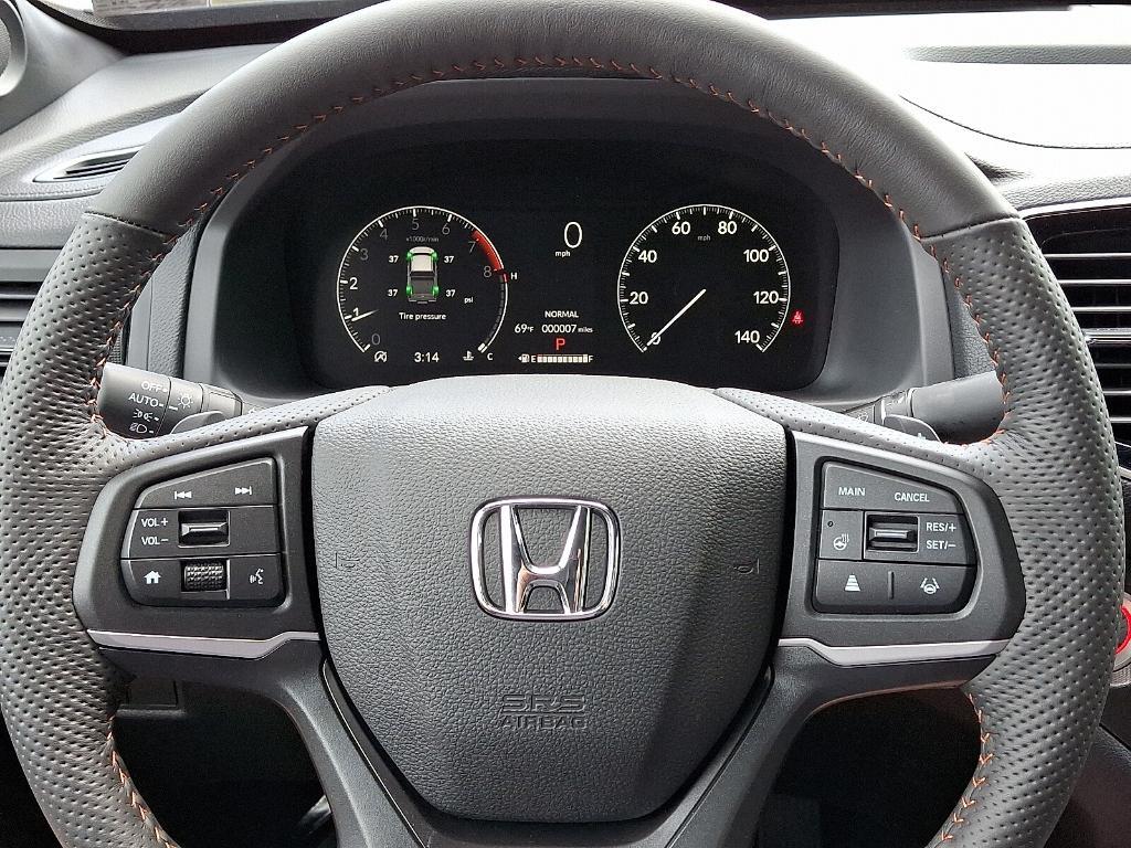 new 2025 Honda Ridgeline car, priced at $45,500
