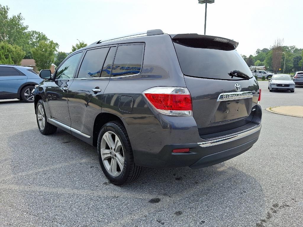 used 2012 Toyota Highlander car, priced at $15,995
