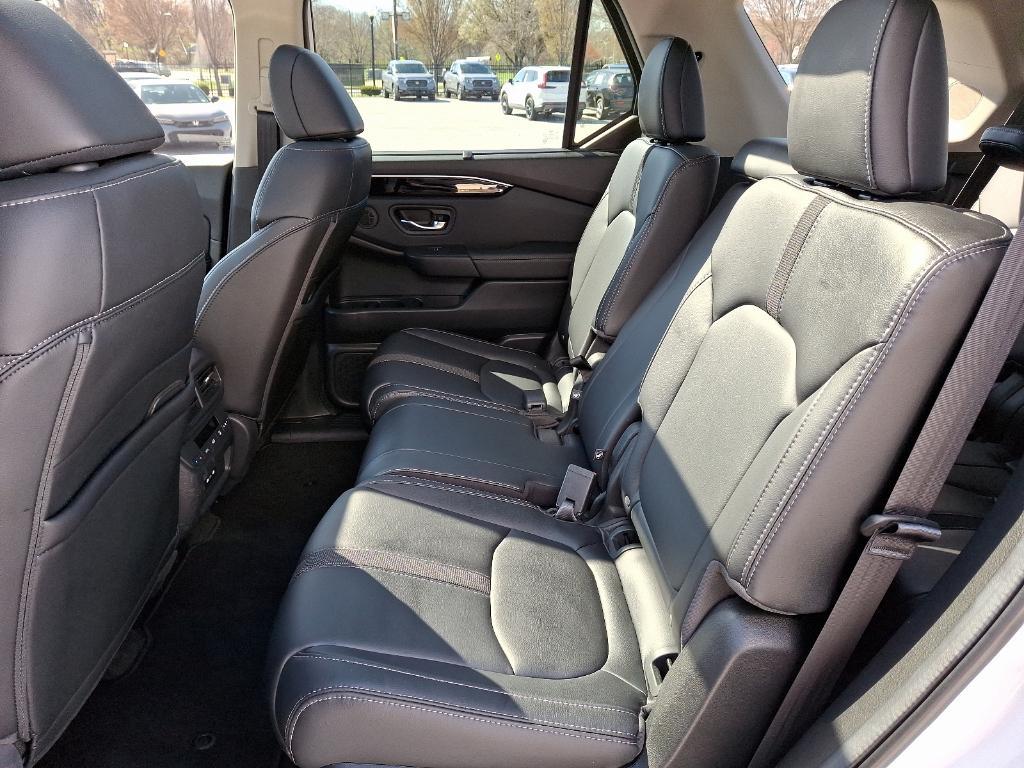 used 2024 Honda Pilot car, priced at $44,995