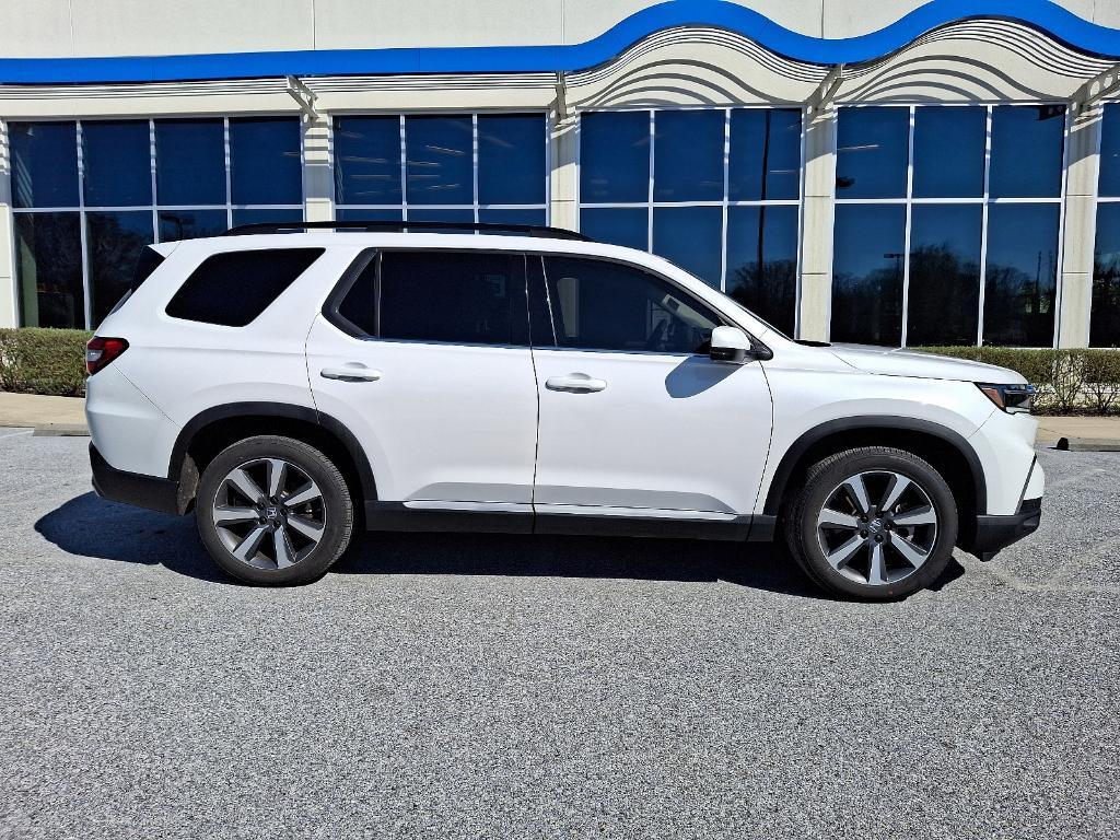 used 2024 Honda Pilot car, priced at $44,995