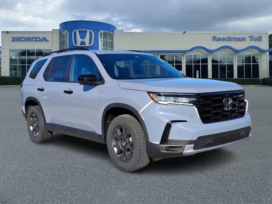 new 2025 Honda Pilot car, priced at $51,250