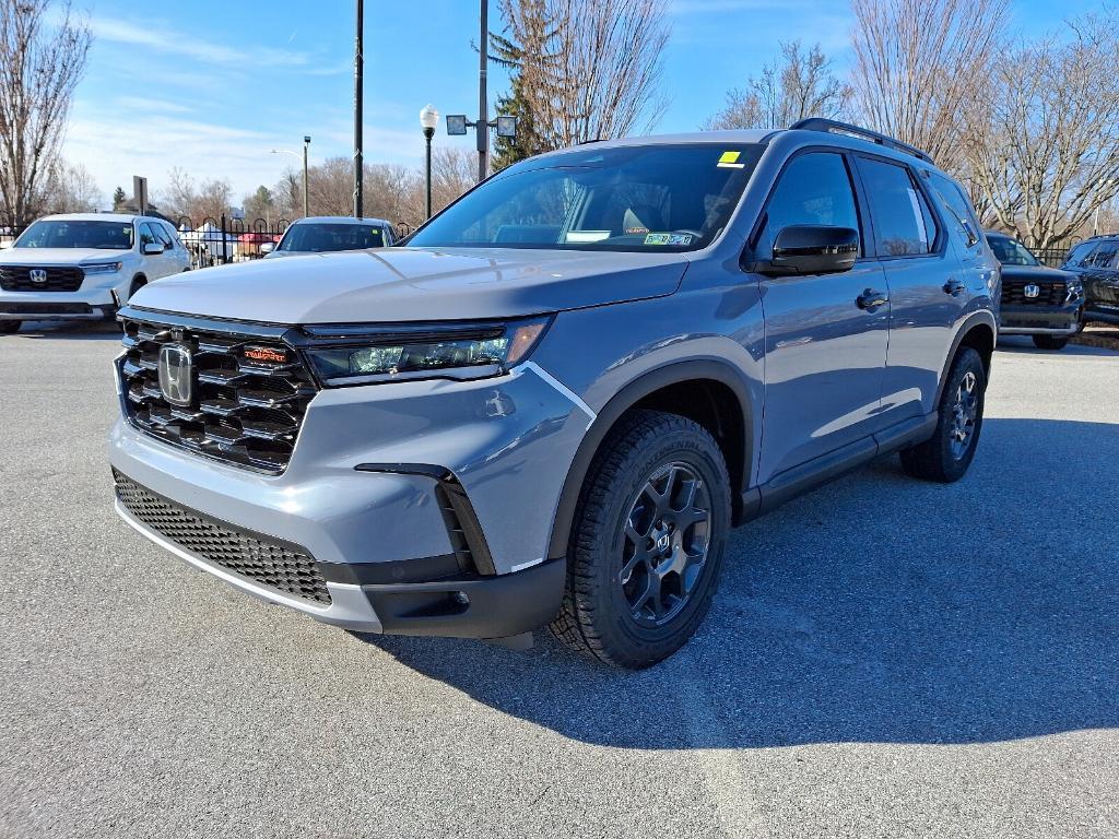 new 2025 Honda Pilot car, priced at $51,250