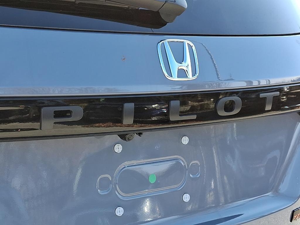 new 2025 Honda Pilot car, priced at $51,250