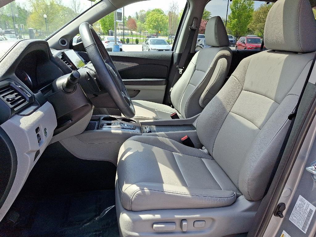 used 2022 Honda Pilot car, priced at $33,995