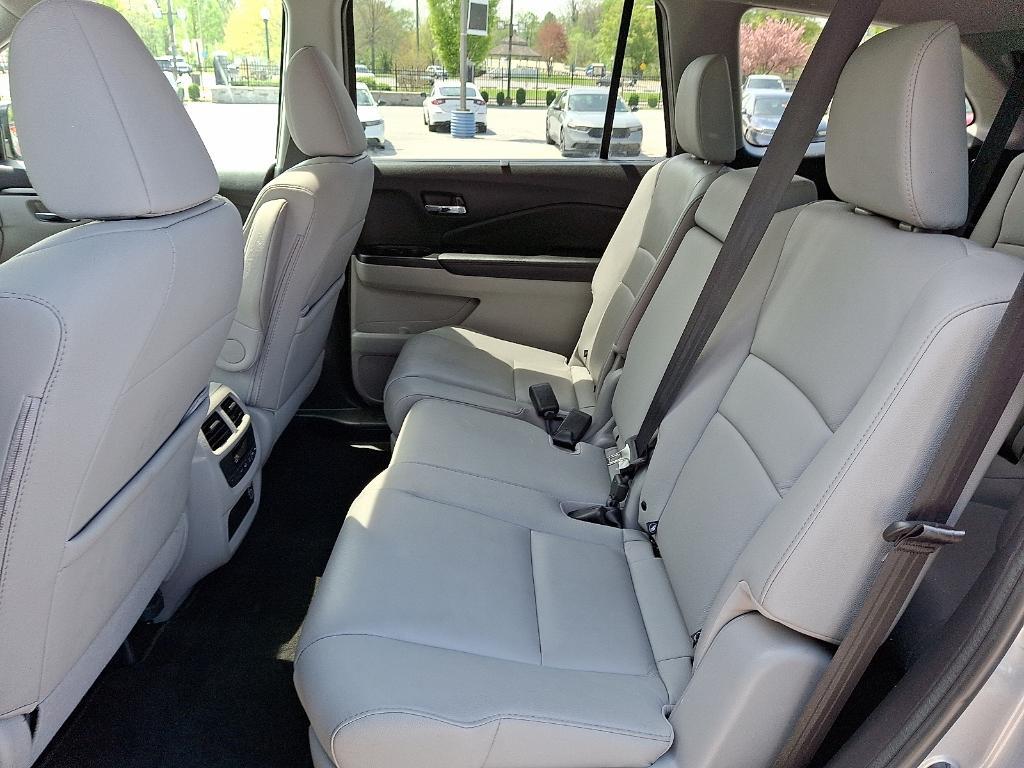 used 2022 Honda Pilot car, priced at $33,995