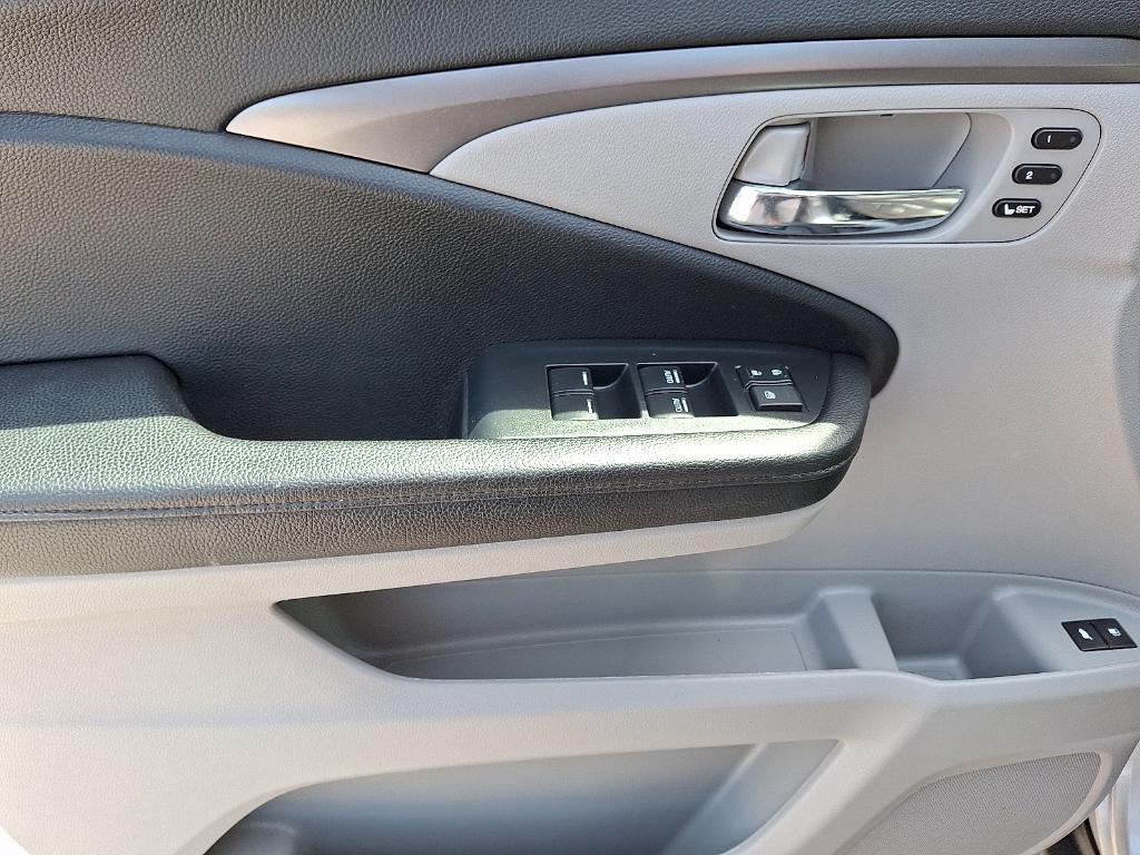 used 2022 Honda Pilot car, priced at $33,995