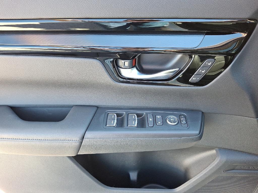 used 2025 Honda CR-V car, priced at $36,995