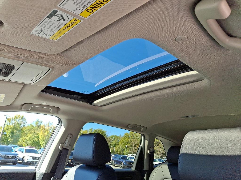 used 2025 Honda CR-V car, priced at $36,995