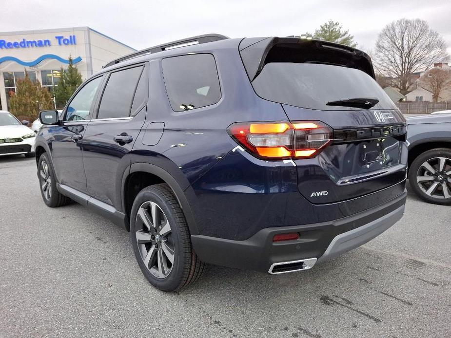 new 2025 Honda Pilot car, priced at $50,995