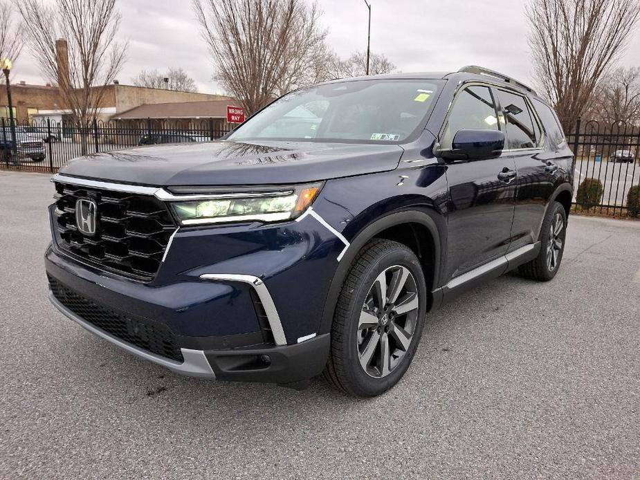 new 2025 Honda Pilot car, priced at $50,995