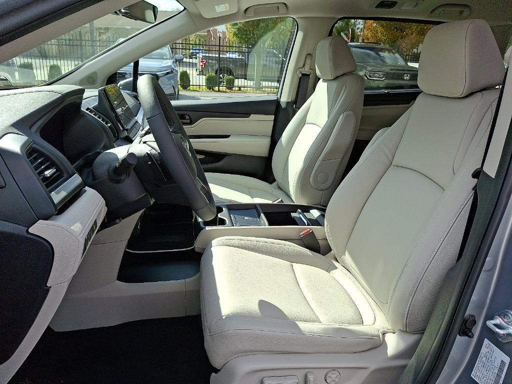 new 2026 Honda Odyssey car, priced at $42,694