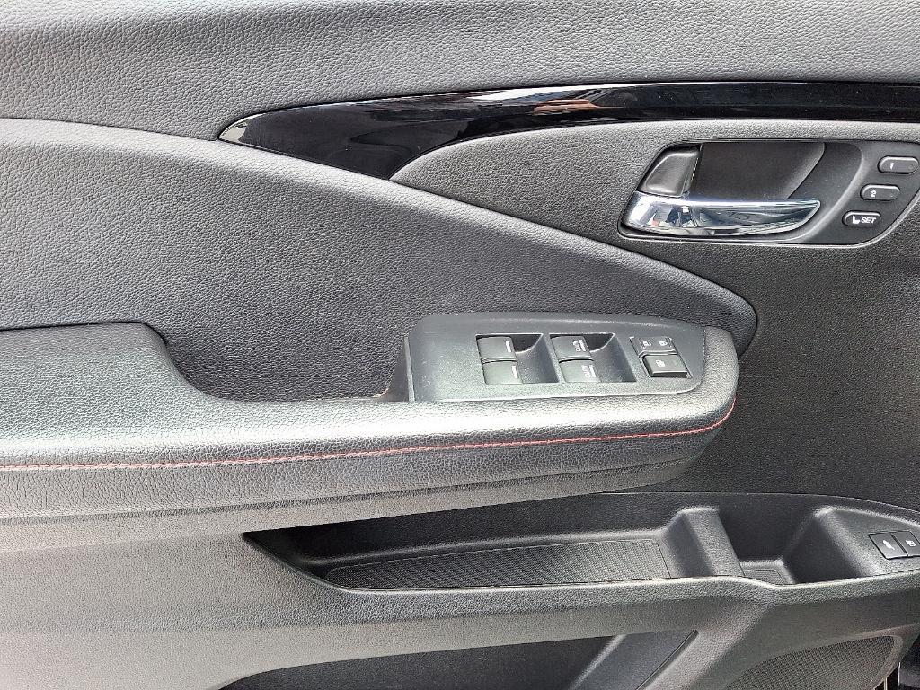 used 2022 Honda Pilot car, priced at $41,995