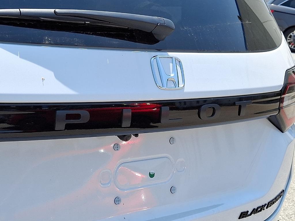 new 2025 Honda Pilot car, priced at $53,038