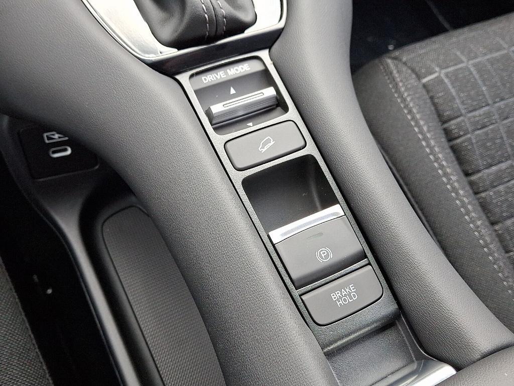 new 2026 Honda HR-V car, priced at $29,044