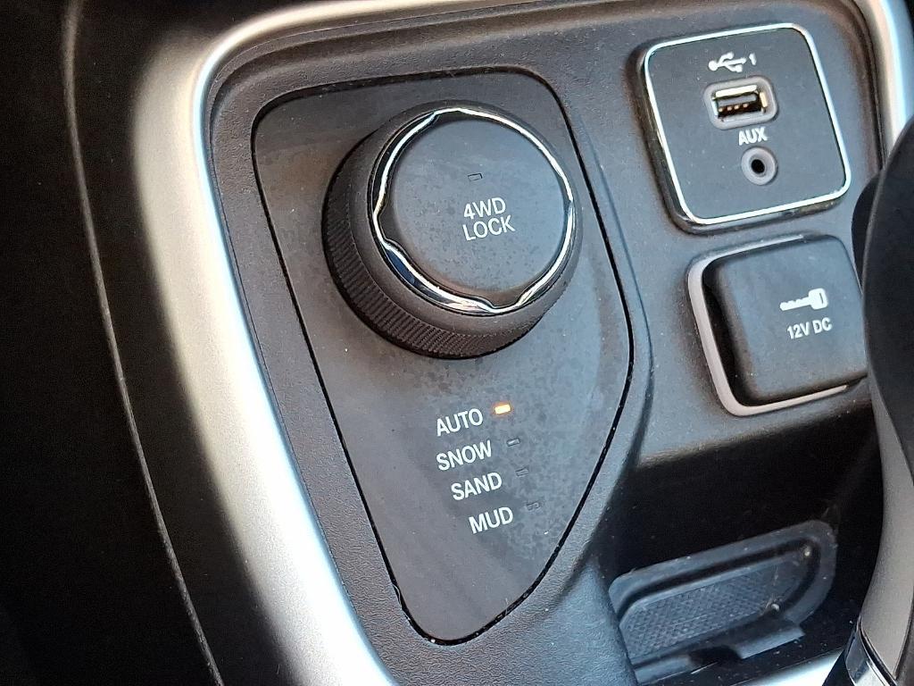 used 2020 Jeep Compass car, priced at $18,995