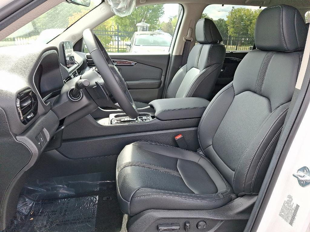 new 2025 Honda Pilot car, priced at $45,752
