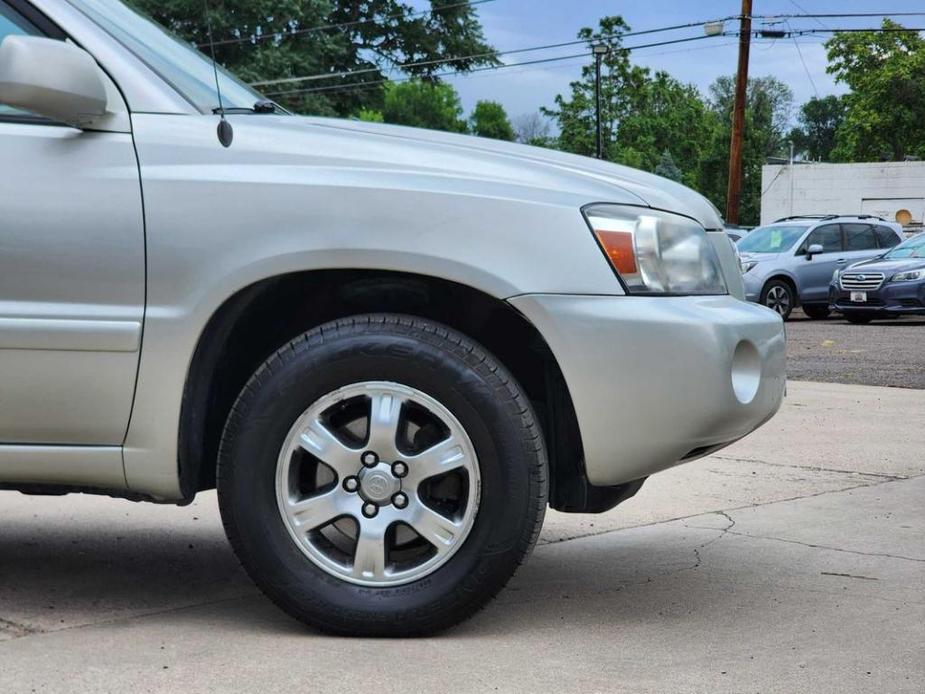 used 2006 Toyota Highlander car, priced at $7,500