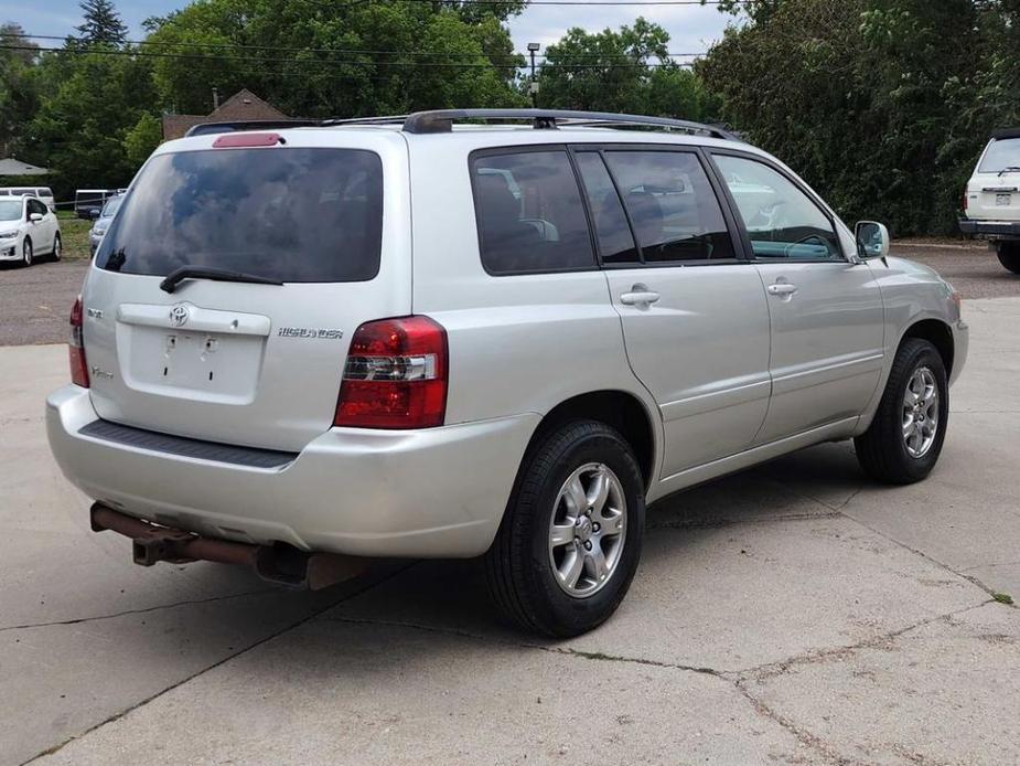 used 2006 Toyota Highlander car, priced at $7,500