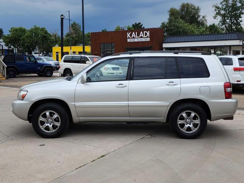 used 2006 Toyota Highlander car, priced at $7,500