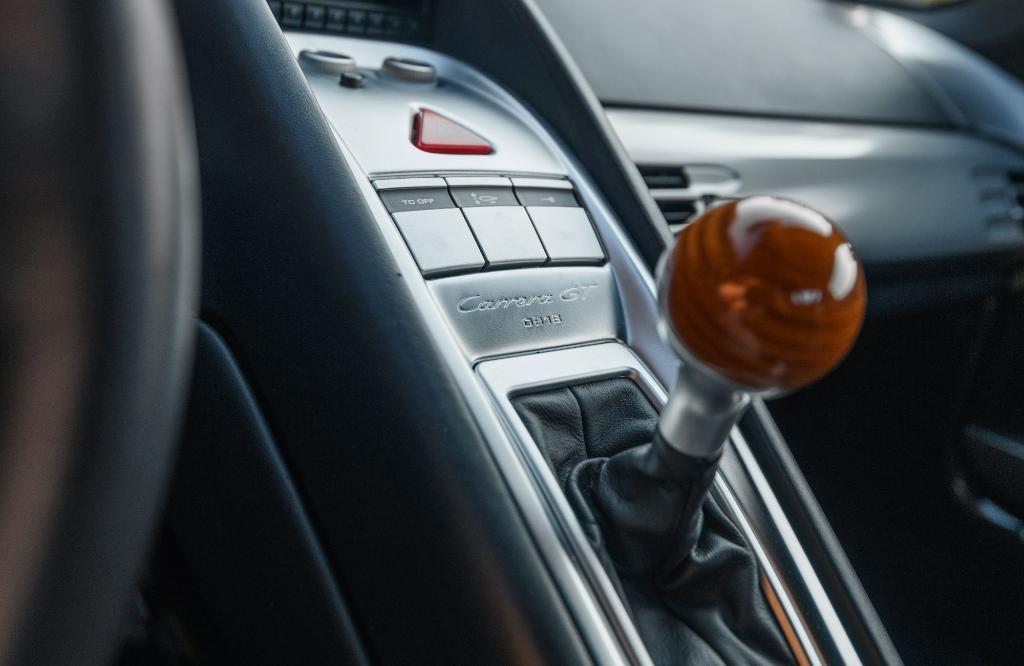 used 2005 Porsche Carrera GT car