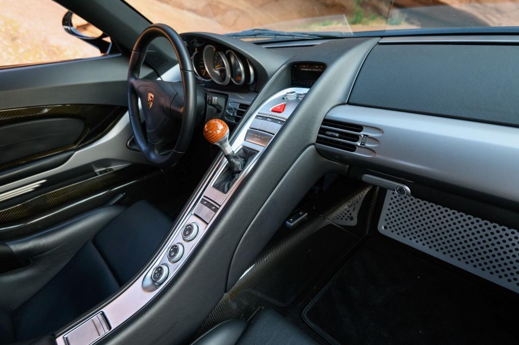 used 2005 Porsche Carrera GT car