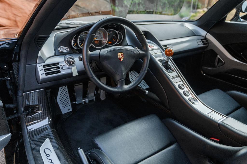 used 2005 Porsche Carrera GT car
