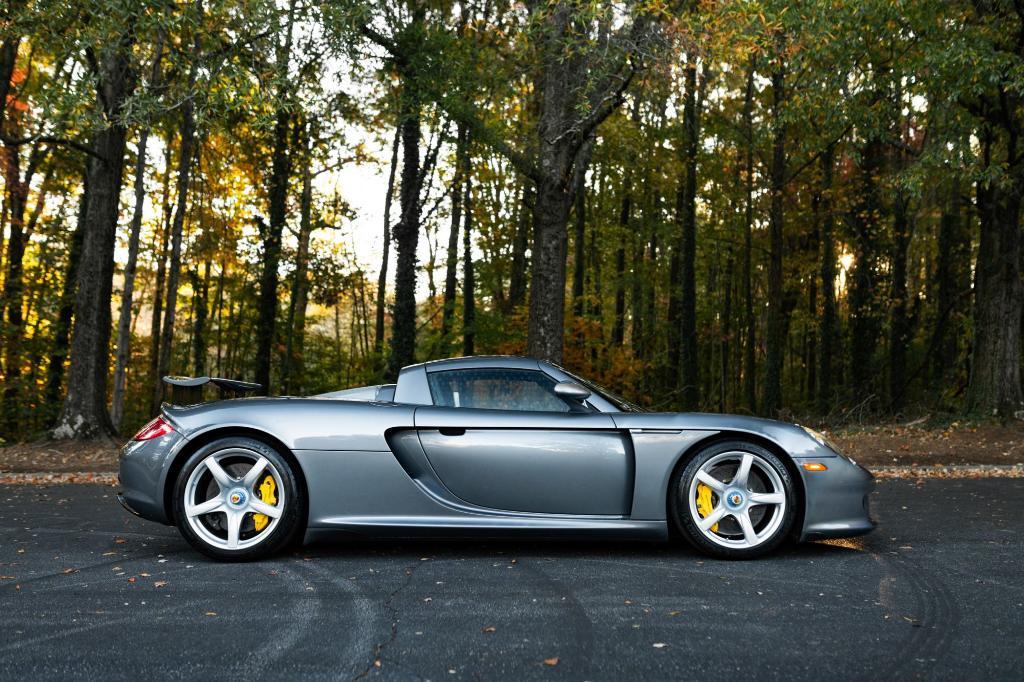 used 2004 Porsche Carrera GT car