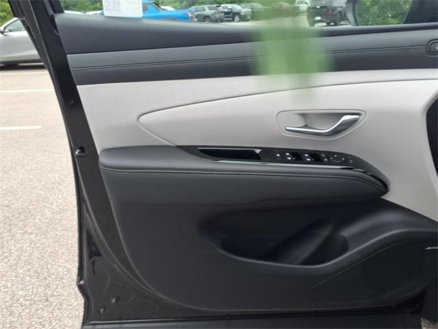 new 2025 Hyundai TUCSON Hybrid car, priced at $42,075