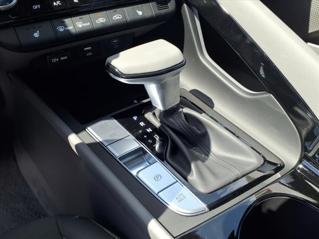 new 2025 Hyundai Elantra car, priced at $25,376