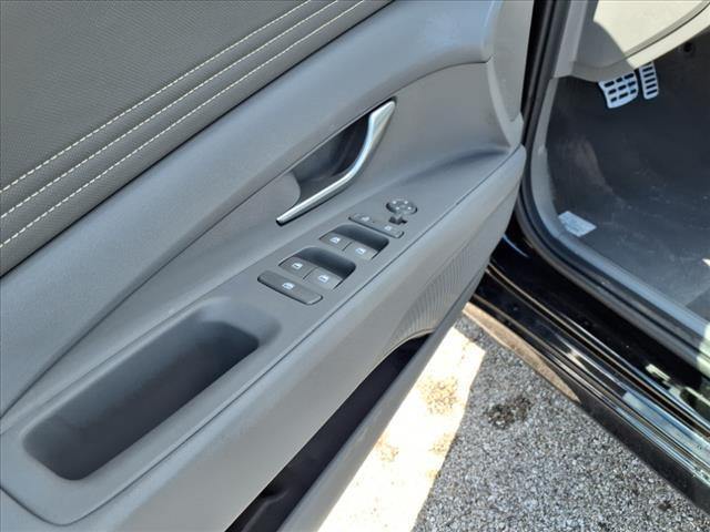 new 2025 Hyundai Elantra car, priced at $23,014