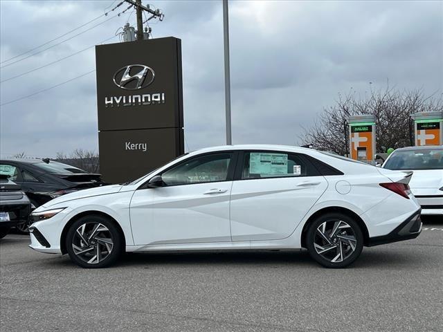 new 2025 Hyundai Elantra HEV car, priced at $28,193