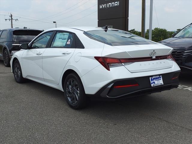 new 2024 Hyundai Elantra car, priced at $22,628