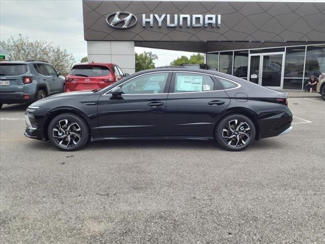 new 2024 Hyundai Sonata car, priced at $28,579