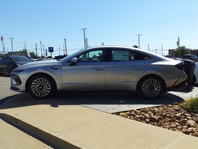 new 2024 Hyundai Sonata Hybrid car, priced at $34,668