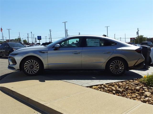 new 2024 Hyundai Sonata Hybrid car, priced at $35,168