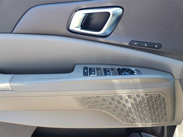 new 2025 Kia Carnival car, priced at $43,335