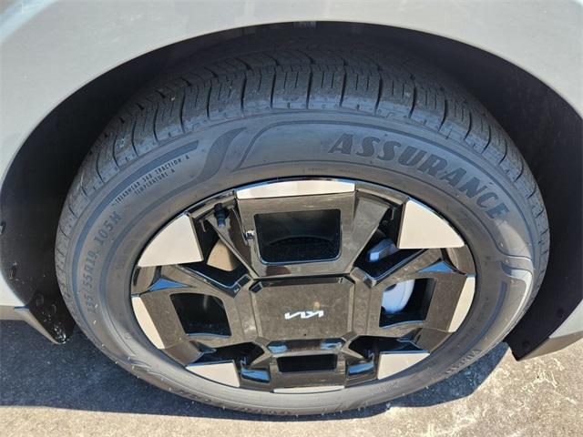 new 2025 Kia Carnival car, priced at $43,335