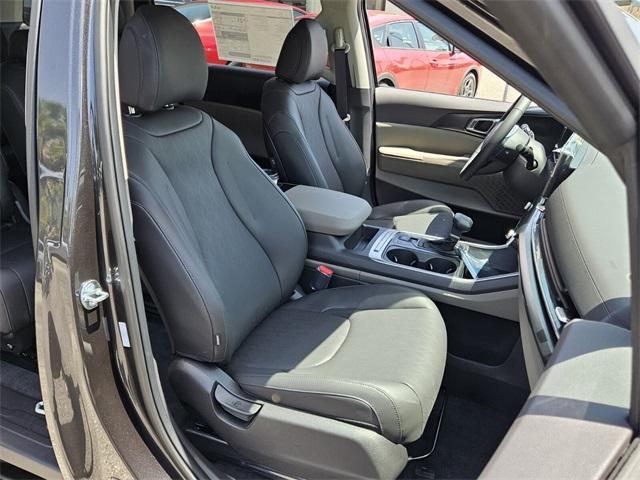 new 2025 Kia Carnival car, priced at $41,000