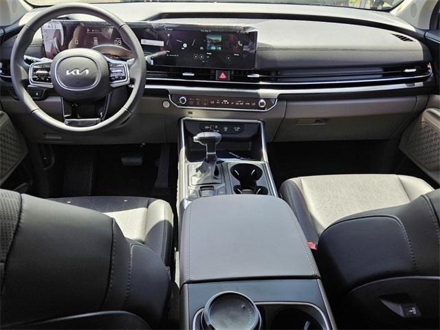 new 2025 Kia Carnival car, priced at $41,000